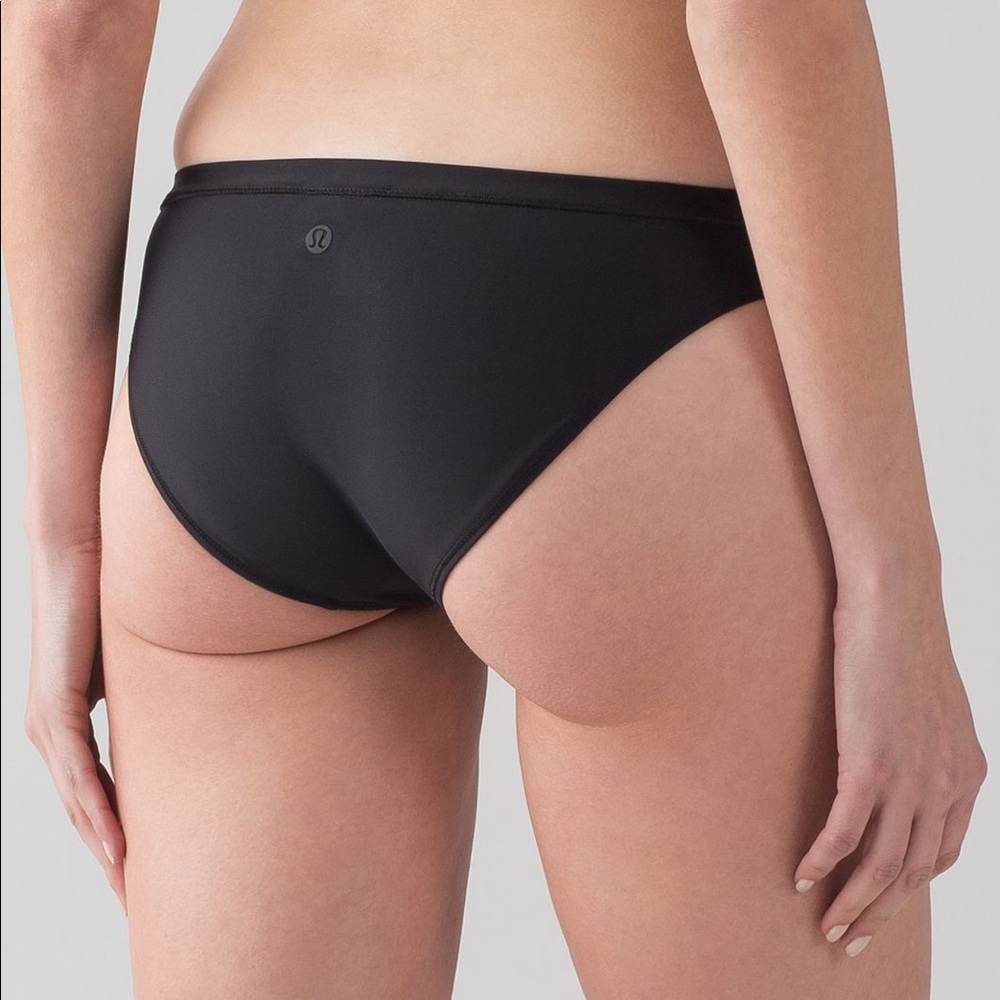 NWT Lululemon Suns Out 2 bikini bottom